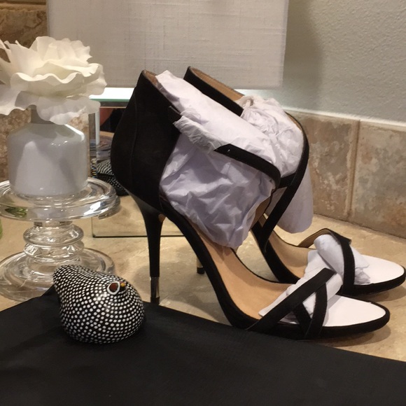 Shoes - BNWB L.A.M.B Follie Heels ❤️